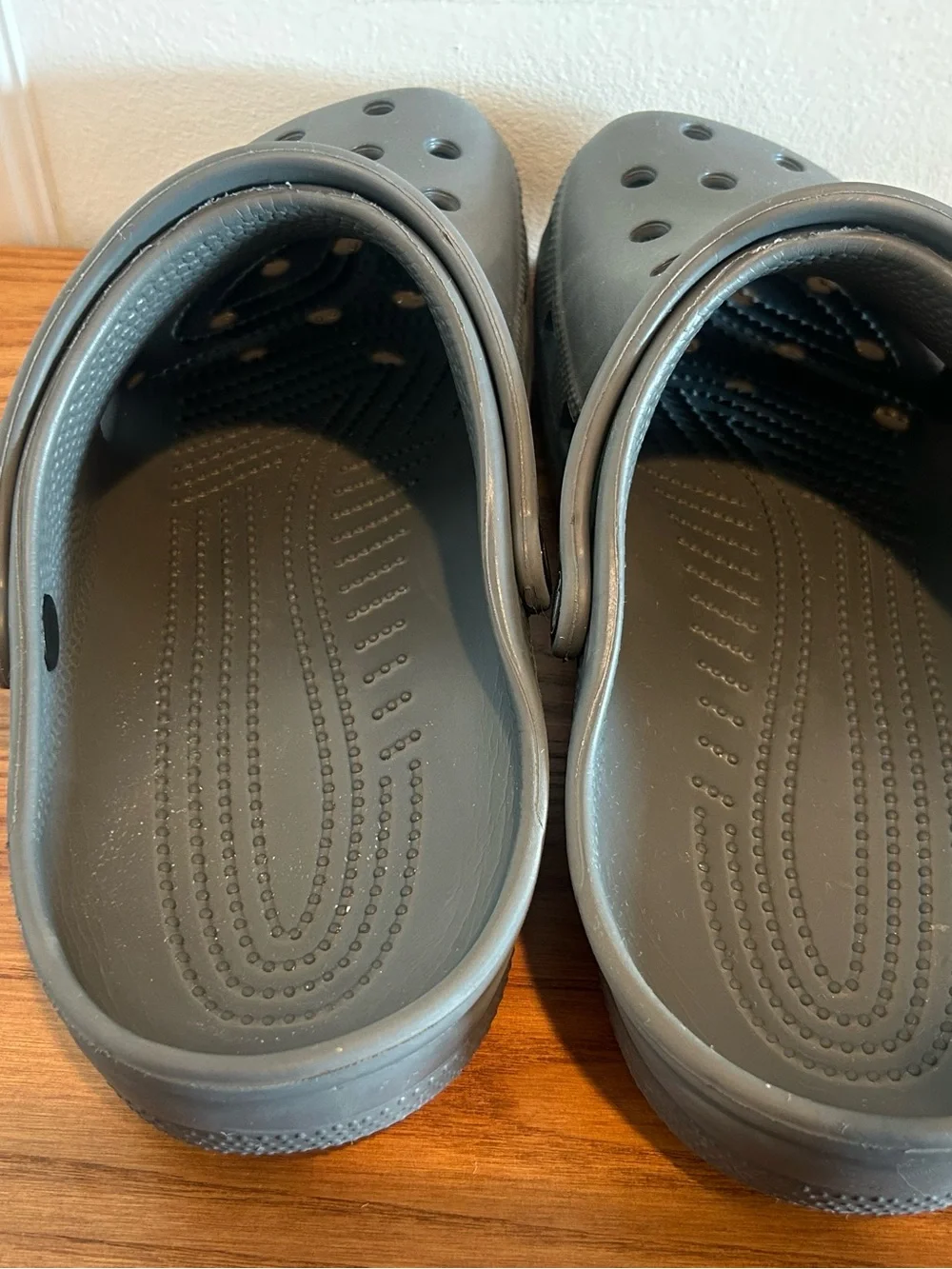 CROCS Classic Unisex Clogs